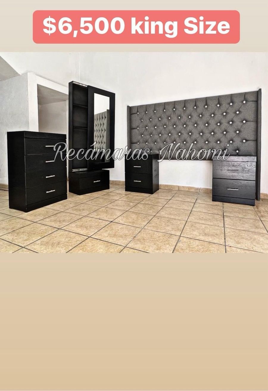 Recámara King Negra Capitonada Gris